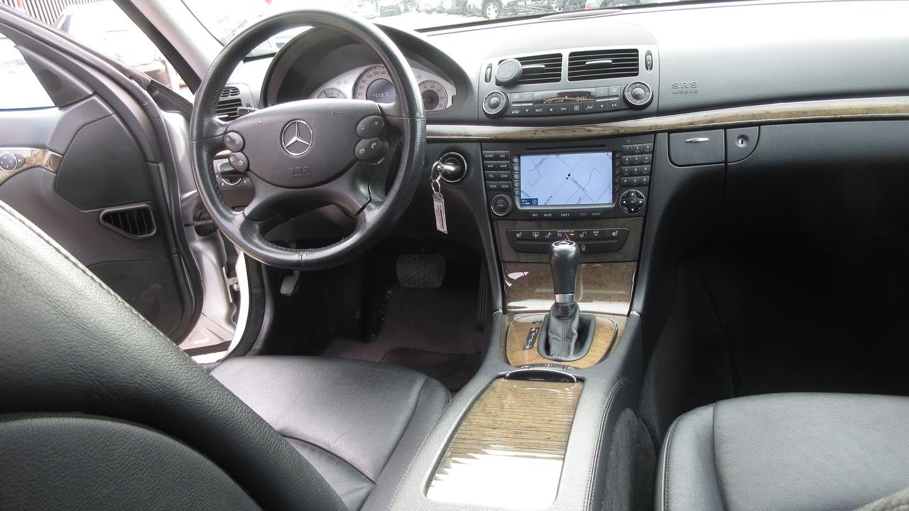 2007 Mercedes-Benz E-Class 5.5L Photo