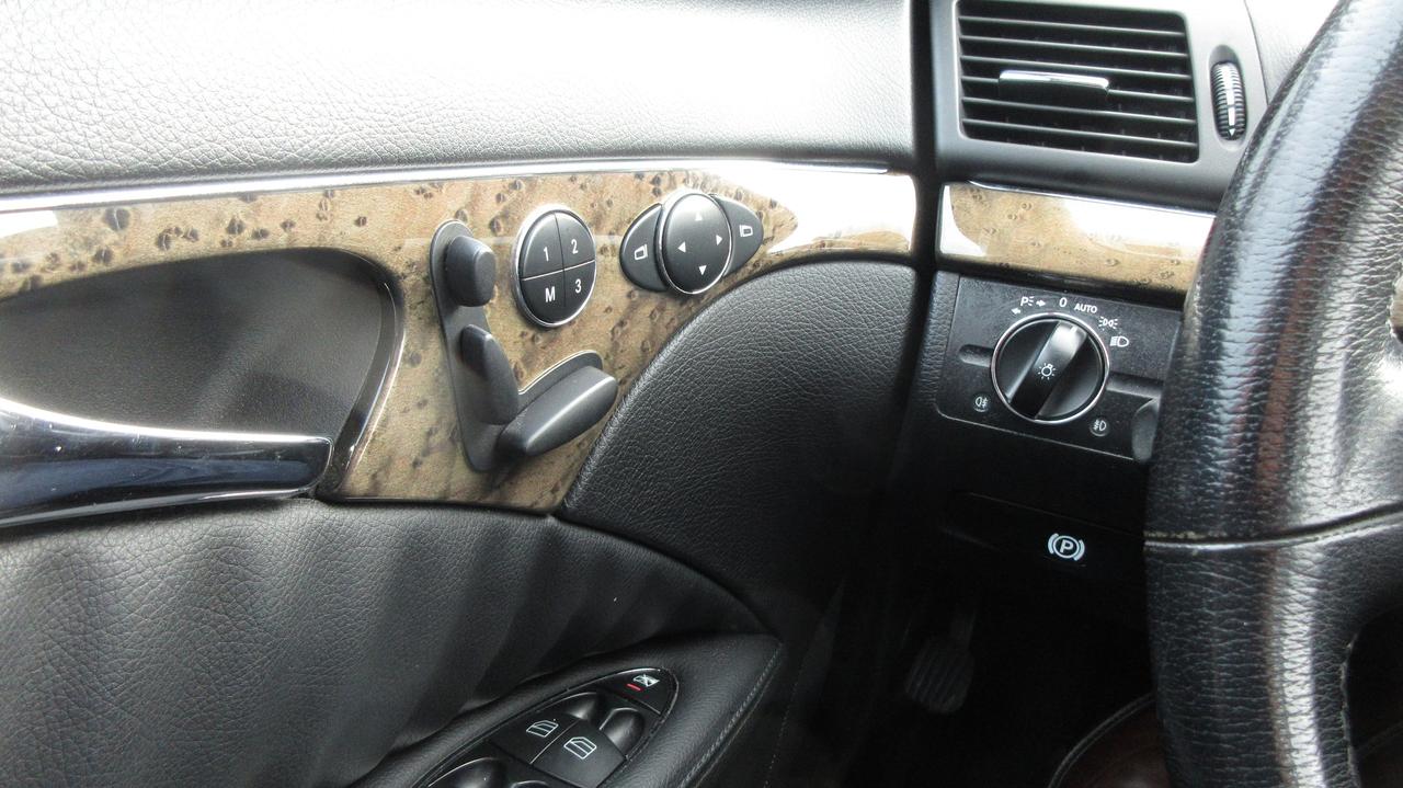 2007 Mercedes-Benz E-Class 5.5L Photo