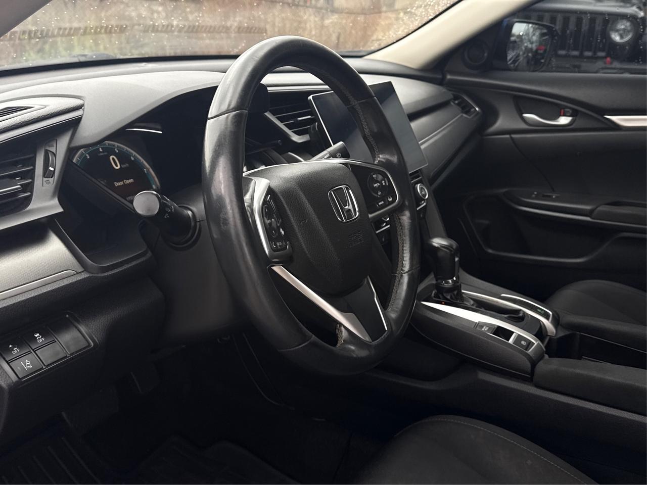 2018 Honda Civic Sedan SE CVT CLEAN MUST SEE WI FINANCE ALL CREDIT! Photo