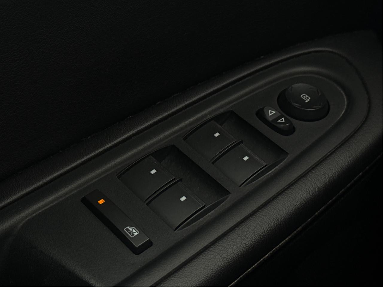 2016 GMC Acadia NAV LEATHER SUNROOF LOADED! WE FINANCE ALL CREDIT Photo