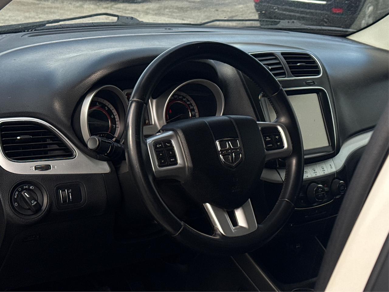 2016 Dodge Journey 7 PASS NAV HEATED SEATS CLEAN WE FINANCE ALL CREDT Photo