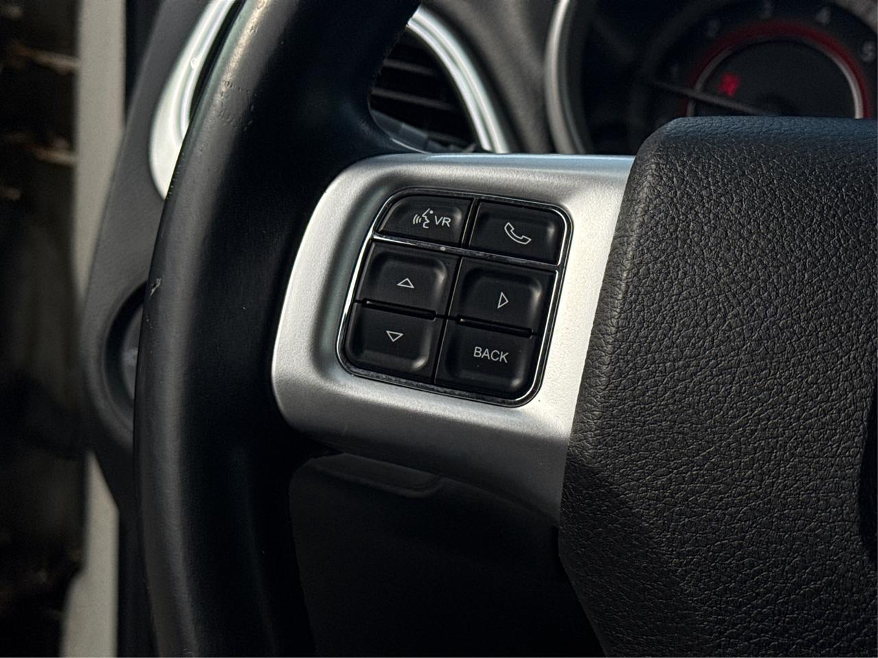 2016 Dodge Journey 7 PASS NAV HEATED SEATS CLEAN WE FINANCE ALL CREDT Photo