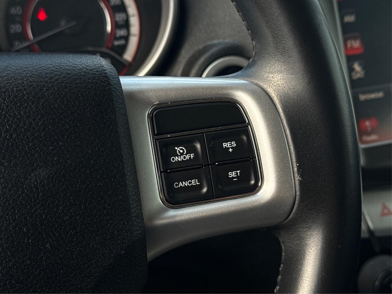 2016 Dodge Journey 7 PASS NAV HEATED SEATS CLEAN WE FINANCE ALL CREDT Photo