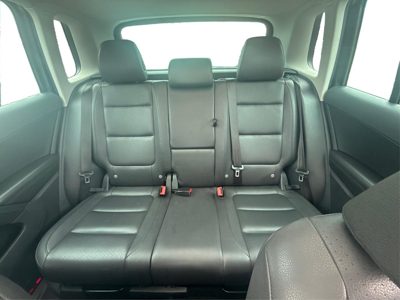 2014 Volkswagen Tiguan LEATHER PANO ROOF HEATED SEATS WE FINANCE ALL! Photo