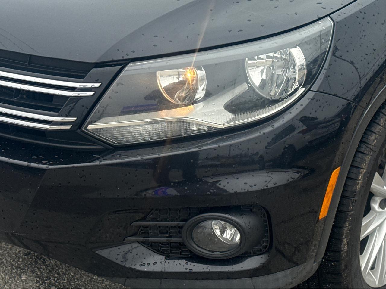 2014 Volkswagen Tiguan LEATHER PANO ROOF HEATED SEATS WE FINANCE ALL! Photo