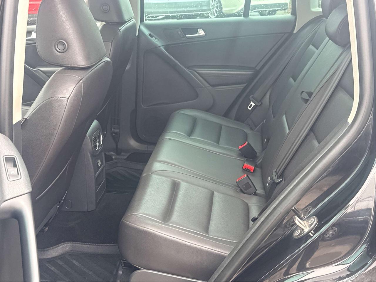 2014 Volkswagen Tiguan CERTIFIED LEATHER PANO ROOF  WE FINANCE ALL CREDIT Photo