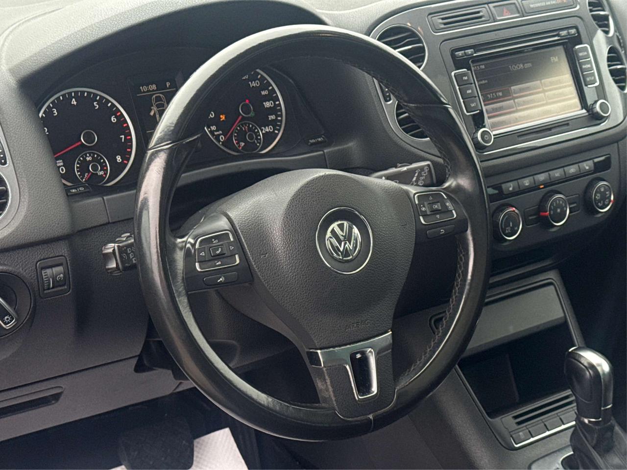 2014 Volkswagen Tiguan CERTIFIED LEATHER PANO ROOF  WE FINANCE ALL CREDIT Photo