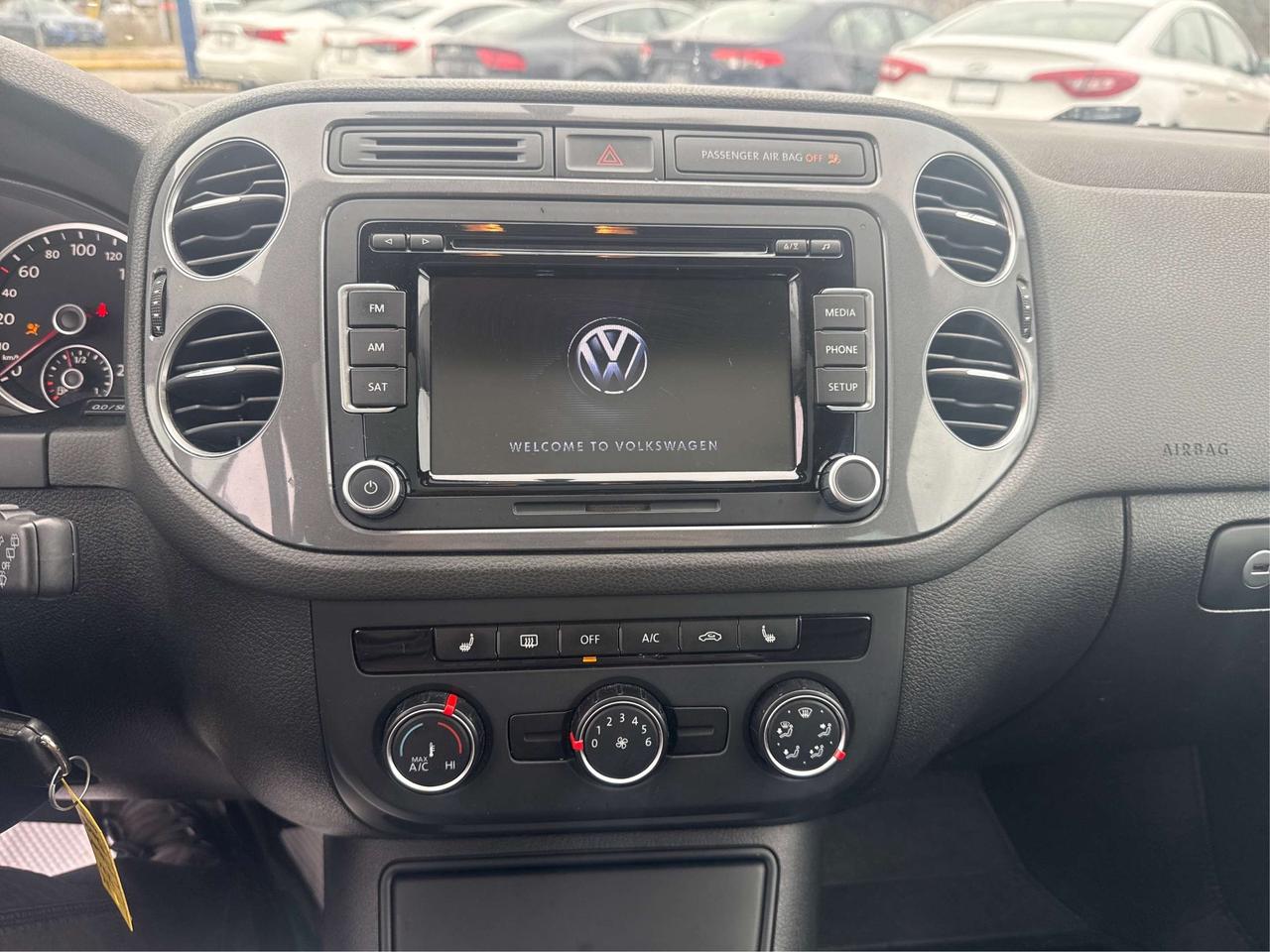 2014 Volkswagen Tiguan CERTIFIED LEATHER PANO ROOF  WE FINANCE ALL CREDIT Photo