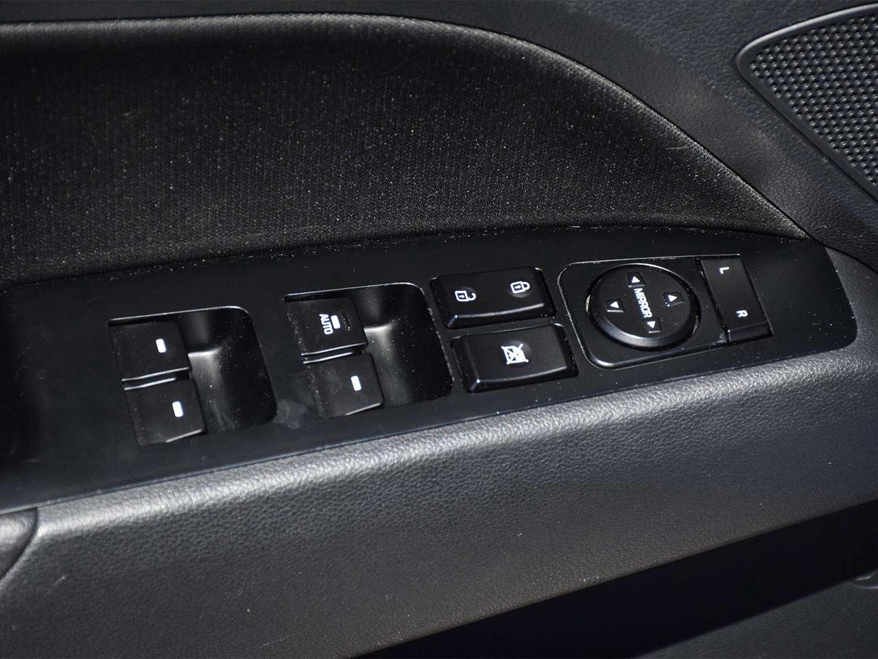 2018 Hyundai Elantra GL SE ~Sunroof ~Heated Seats ~Bluetooth ~Camera Photo
