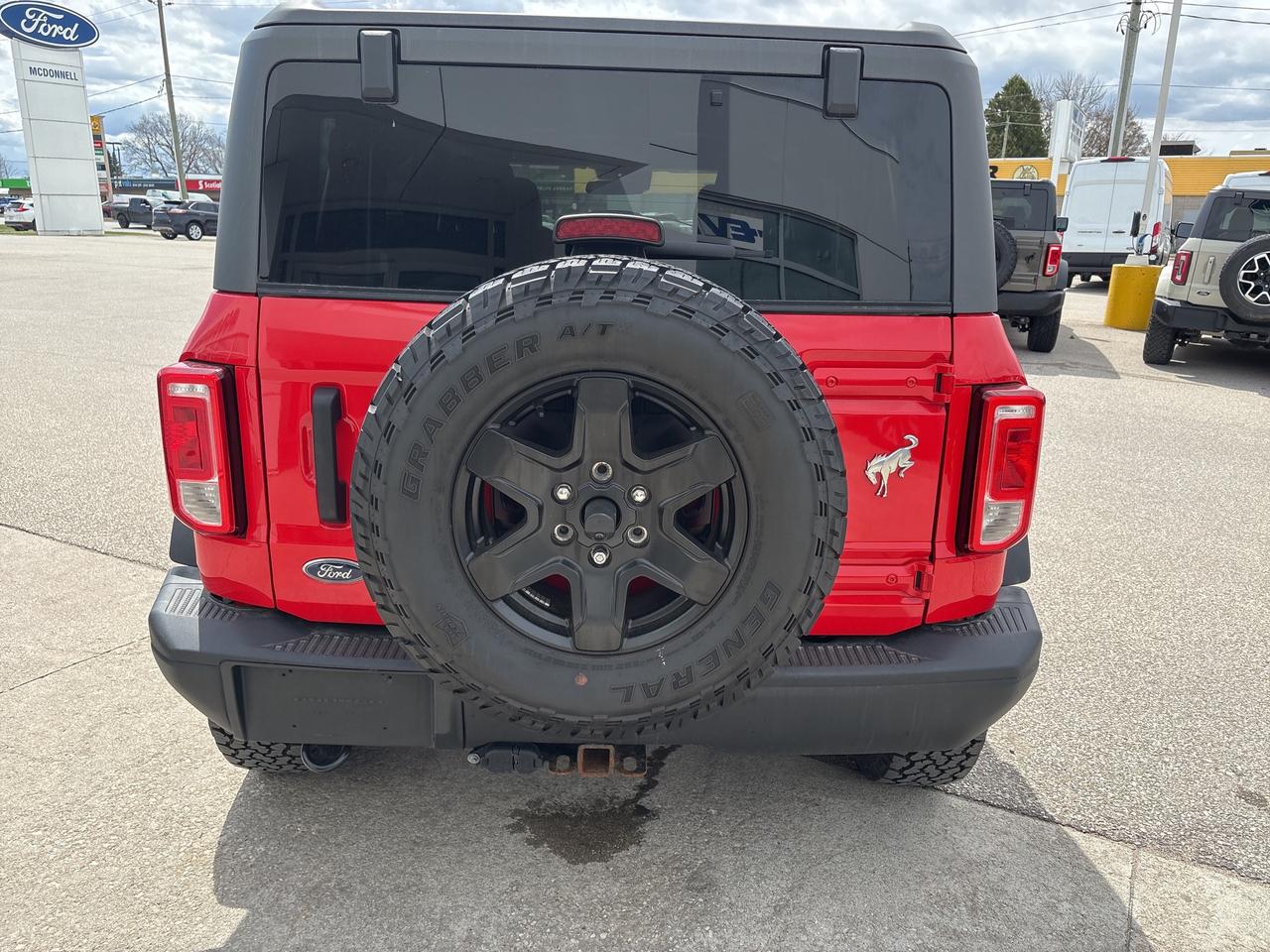 2022 Ford Bronco Black Diamond 4 Door 4x4 Photo3