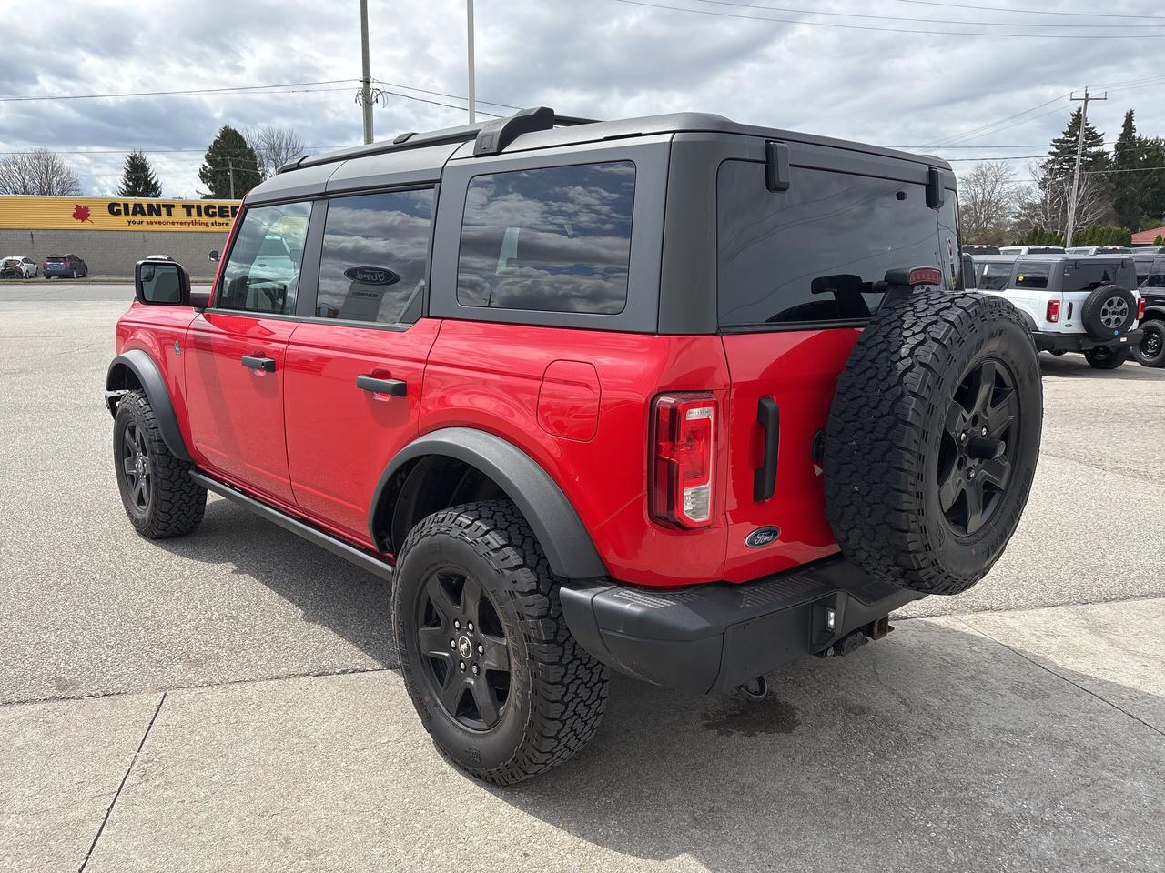 2022 Ford Bronco Black Diamond 4 Door 4x4 Photo4