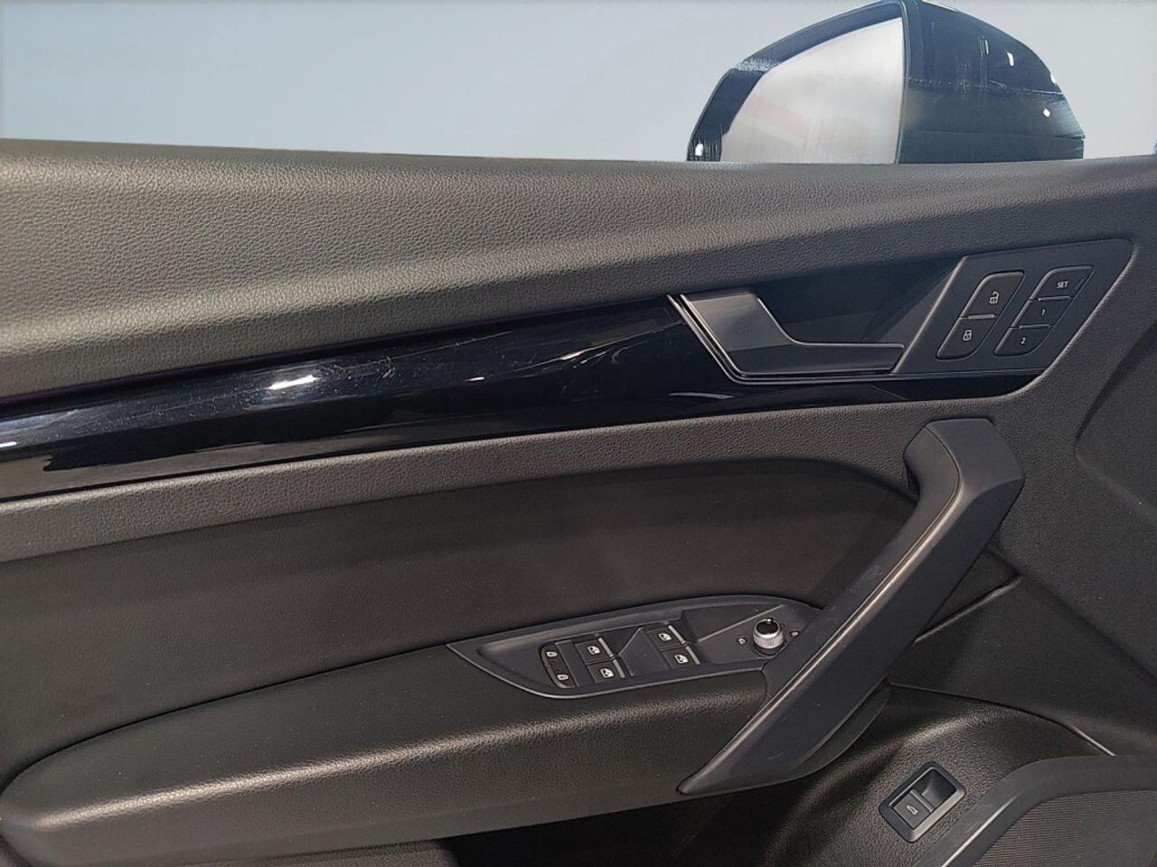 2022 Audi Q5 Progressiv S Line / Leather / NAV / Sunroof / Clea Photo