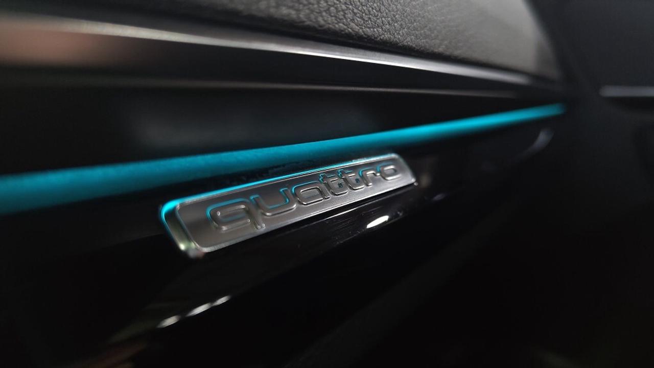 2022 Audi Q5 Progressiv S Line / Leather / NAV / Sunroof / Clea Photo