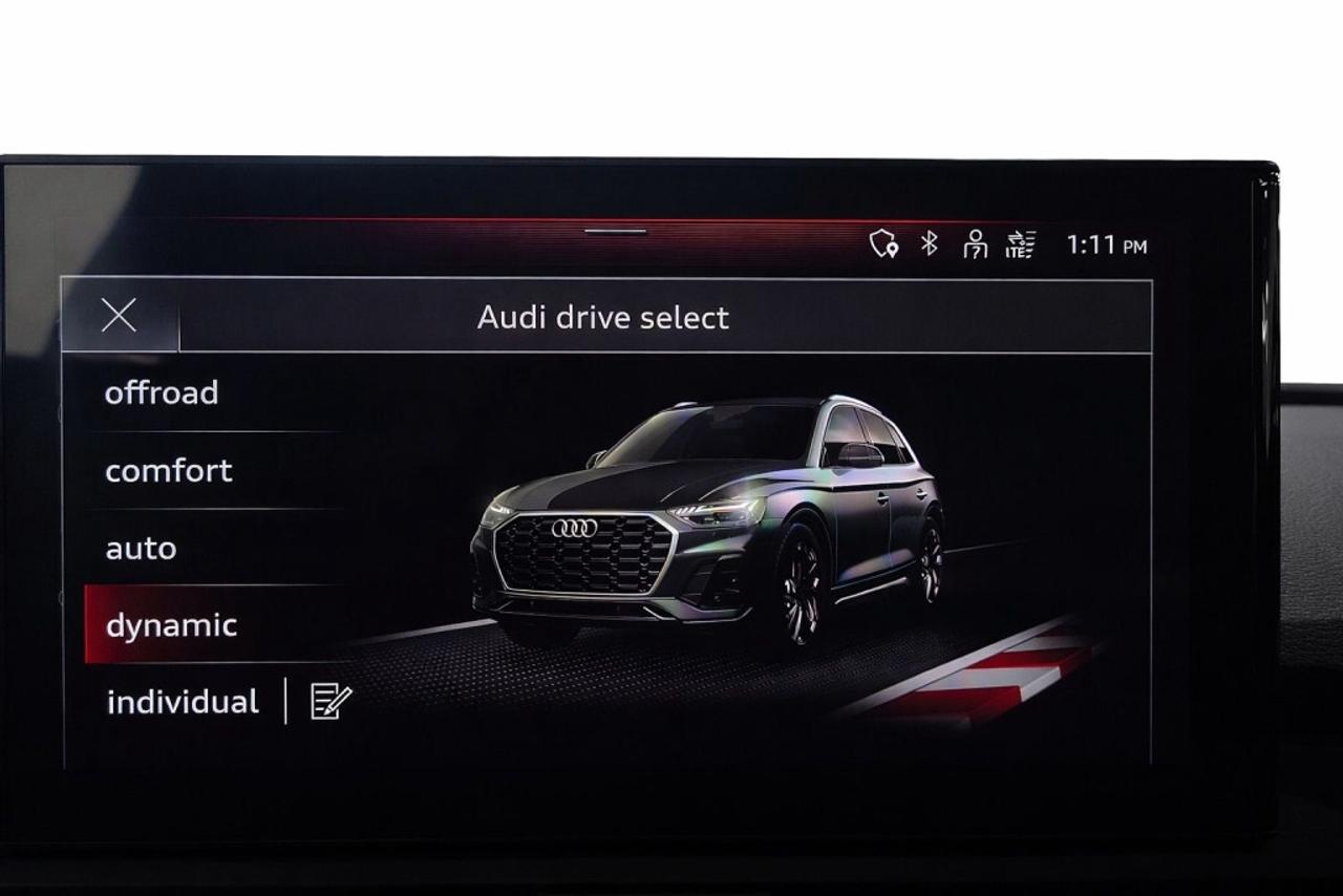2022 Audi Q5 Progressiv S Line / Leather / NAV / Sunroof / Clea Photo