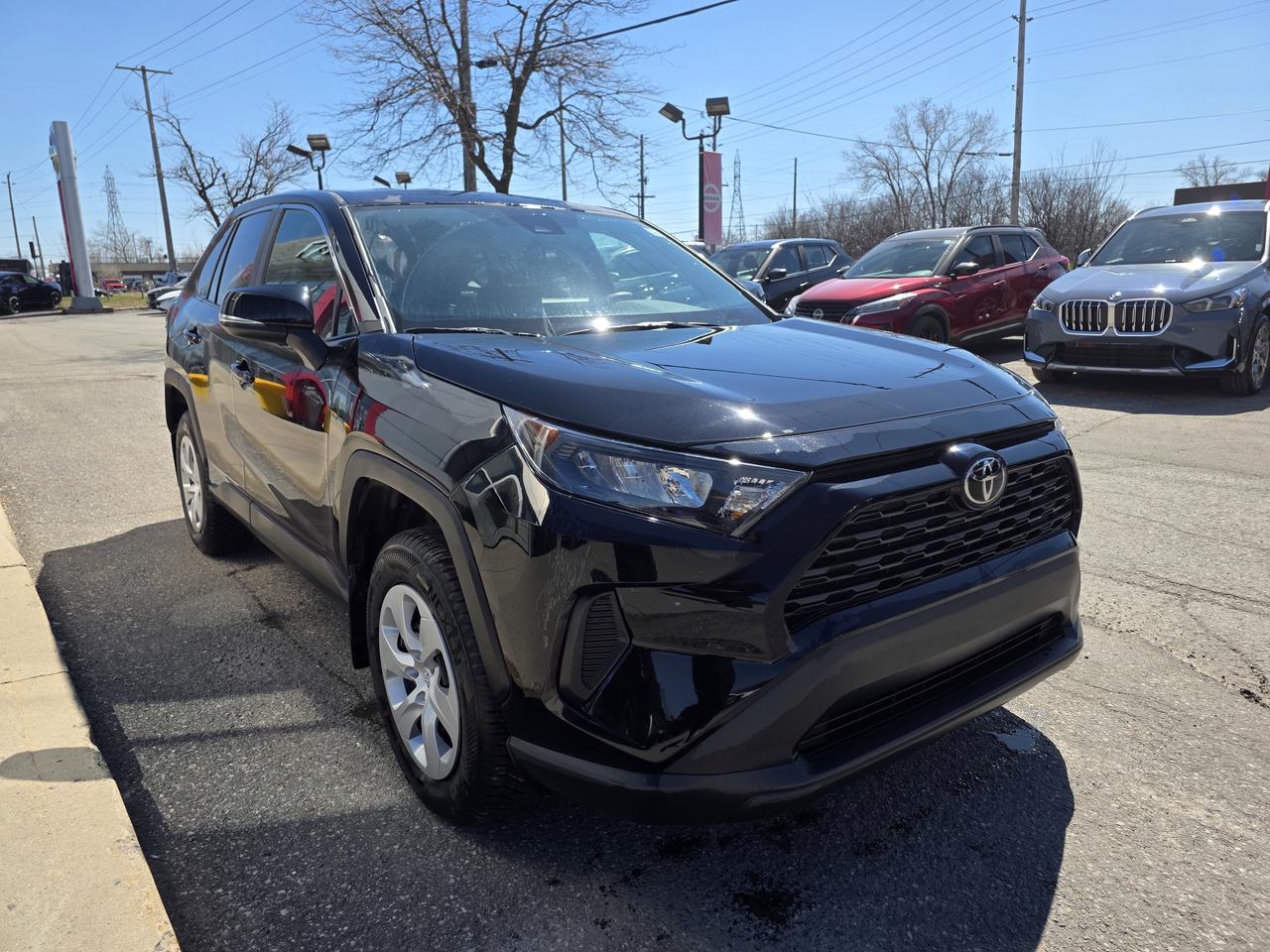 2025 Toyota RAV4 LE Photo2