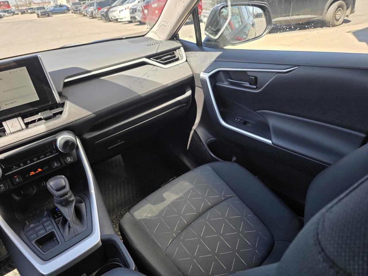 2025 Toyota RAV4 LE Photo