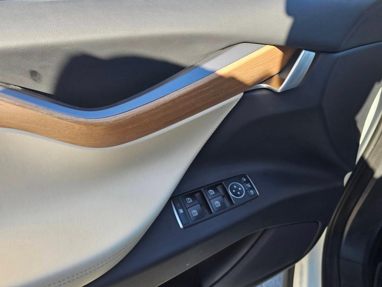 2020 Tesla Model X Long Range Plus 4dr Sport Utility Photo