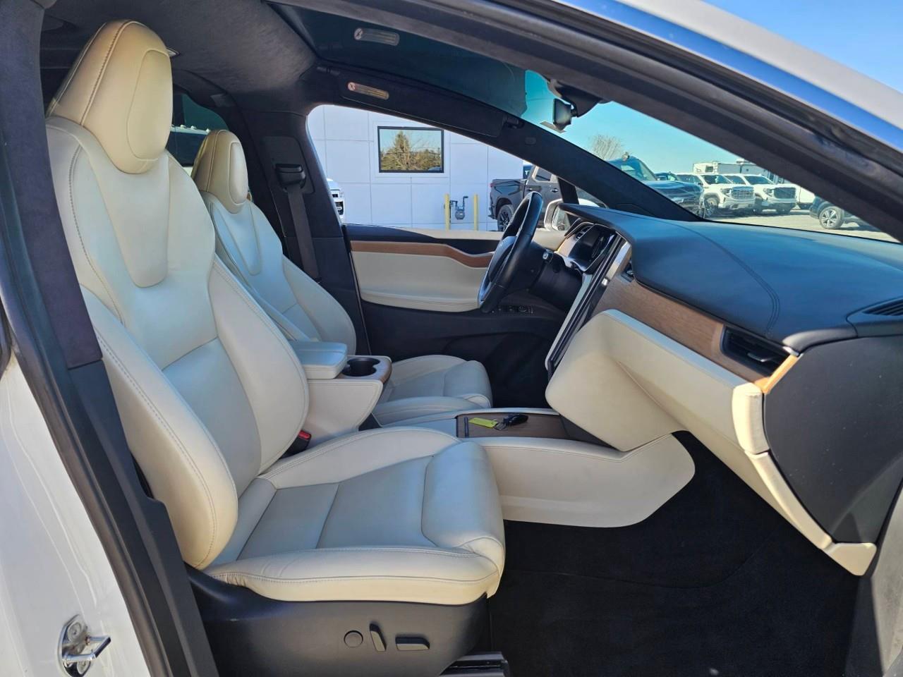 2020 Tesla Model X Long Range Plus 4dr Sport Utility Photo