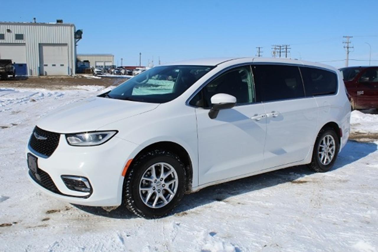 2023 Chrysler Pacifica Touring L FWD w/Htd Leather, BUC - Photo #1