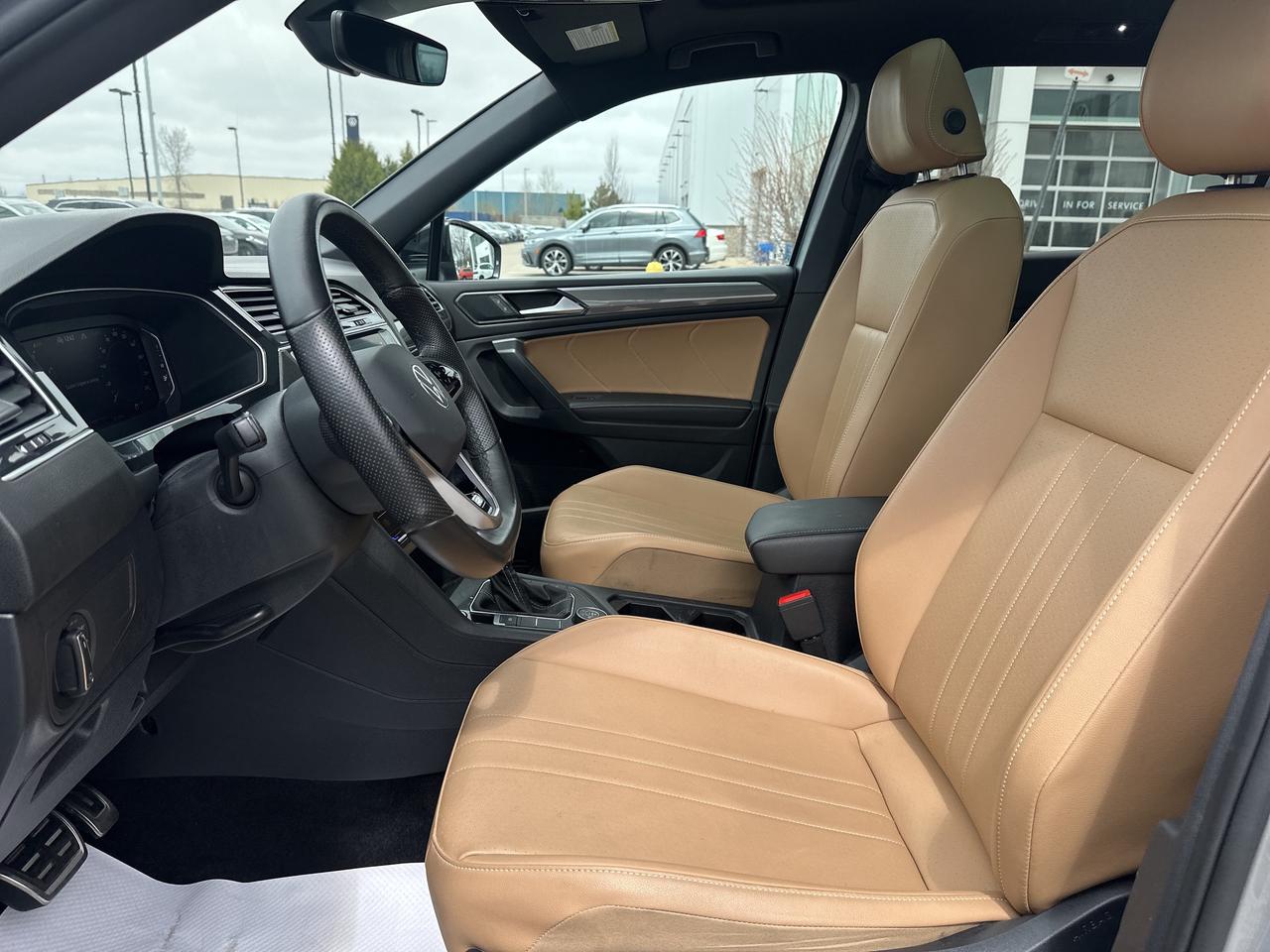 2023 Volkswagen Tiguan Comfortline R-Line Black Edition 4MOTION Photo