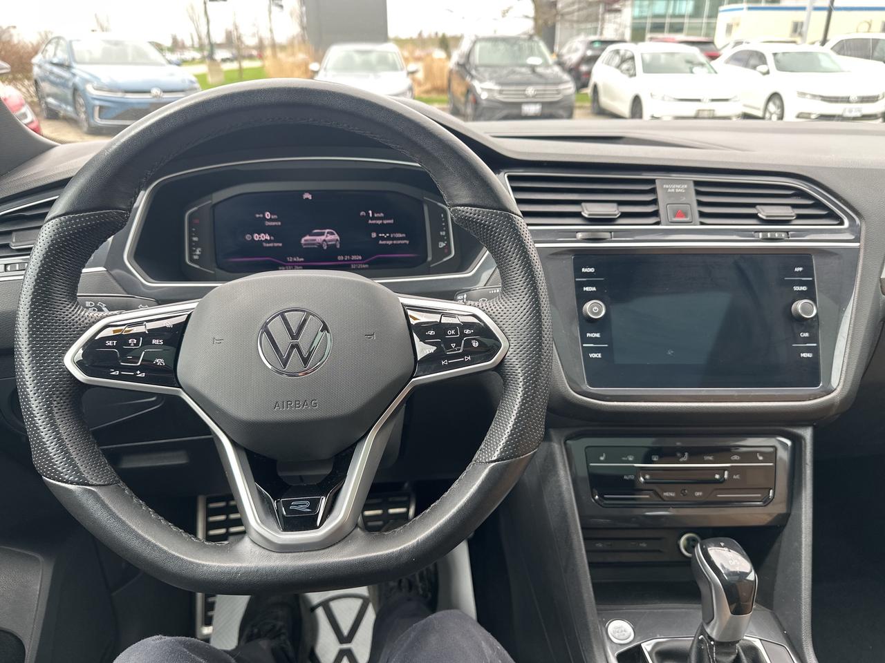 2023 Volkswagen Tiguan Comfortline R-Line Black Edition 4MOTION Photo