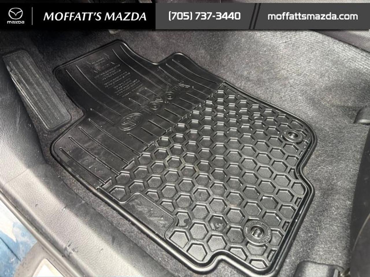 2018 Toyota RAV4 AWD XLE Photo