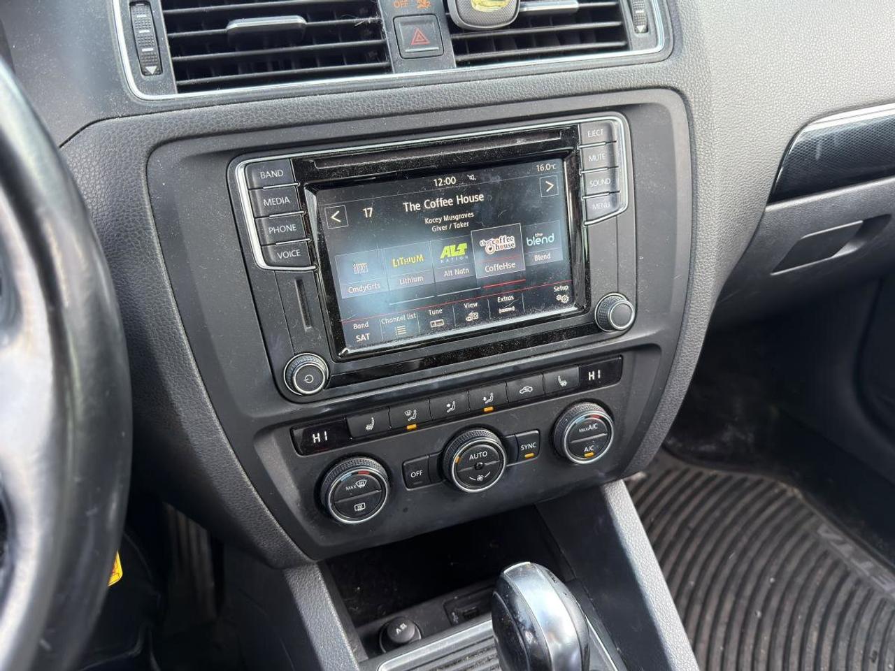 2016 Volkswagen Jetta Sedan  Photo