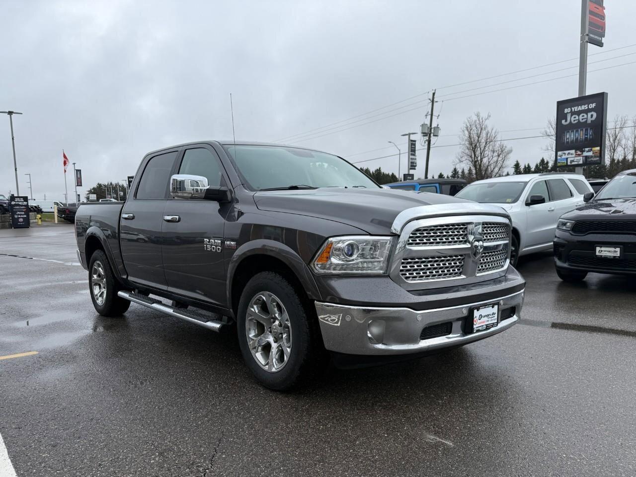 2017 RAM 1500 4WD Crew Cab 140.5  Laramie Photo2