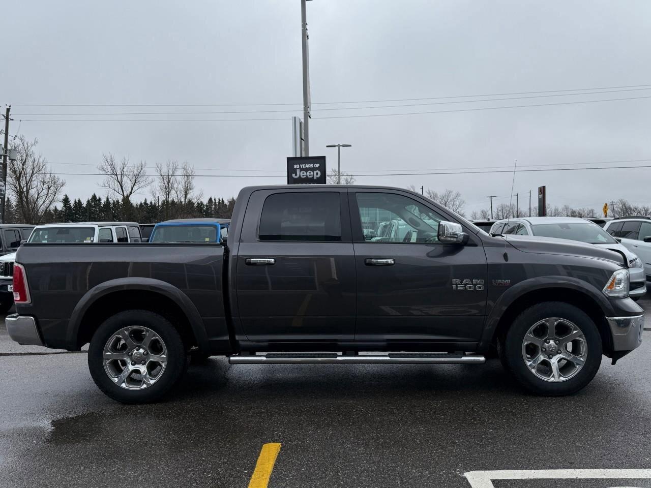 2017 RAM 1500 4WD Crew Cab 140.5  Laramie Photo3