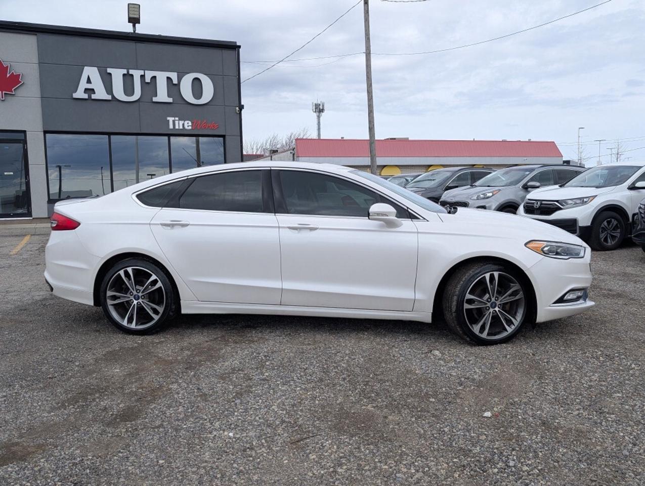 2017 Ford Fusion TITANIUM AWD   NAV   LEATHER   SUNROOF   CAMERA Photo4