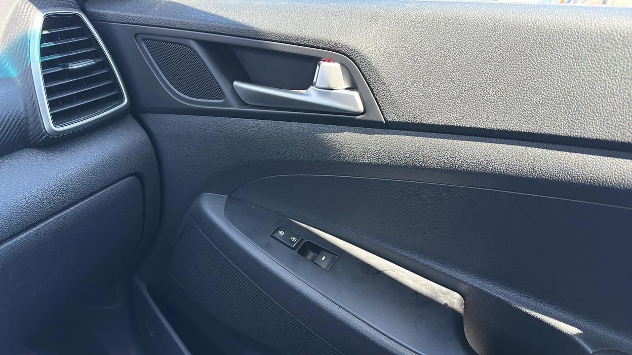 2019 Hyundai Tucson Essential FWD w-Safety Package Photo