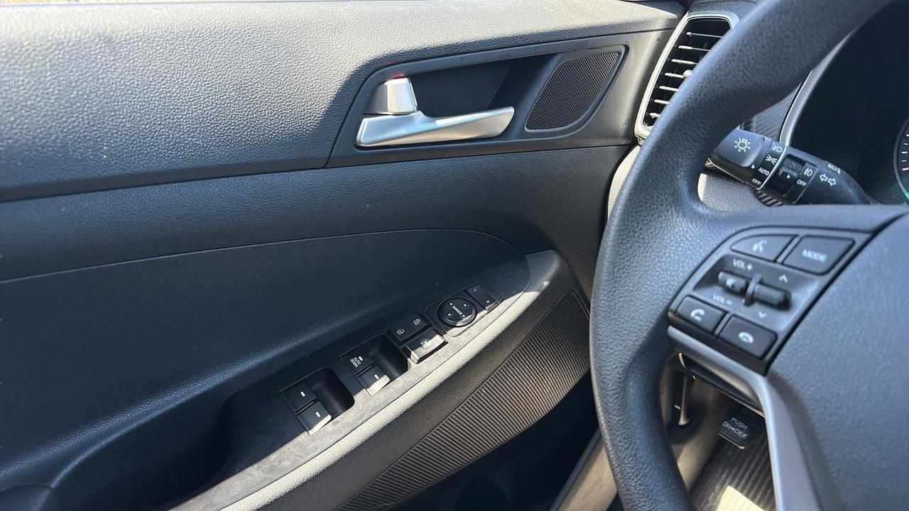 2019 Hyundai Tucson Essential FWD w-Safety Package Photo
