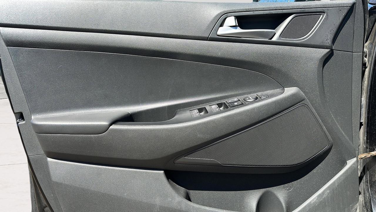2019 Hyundai Tucson Essential FWD w-Safety Package Photo