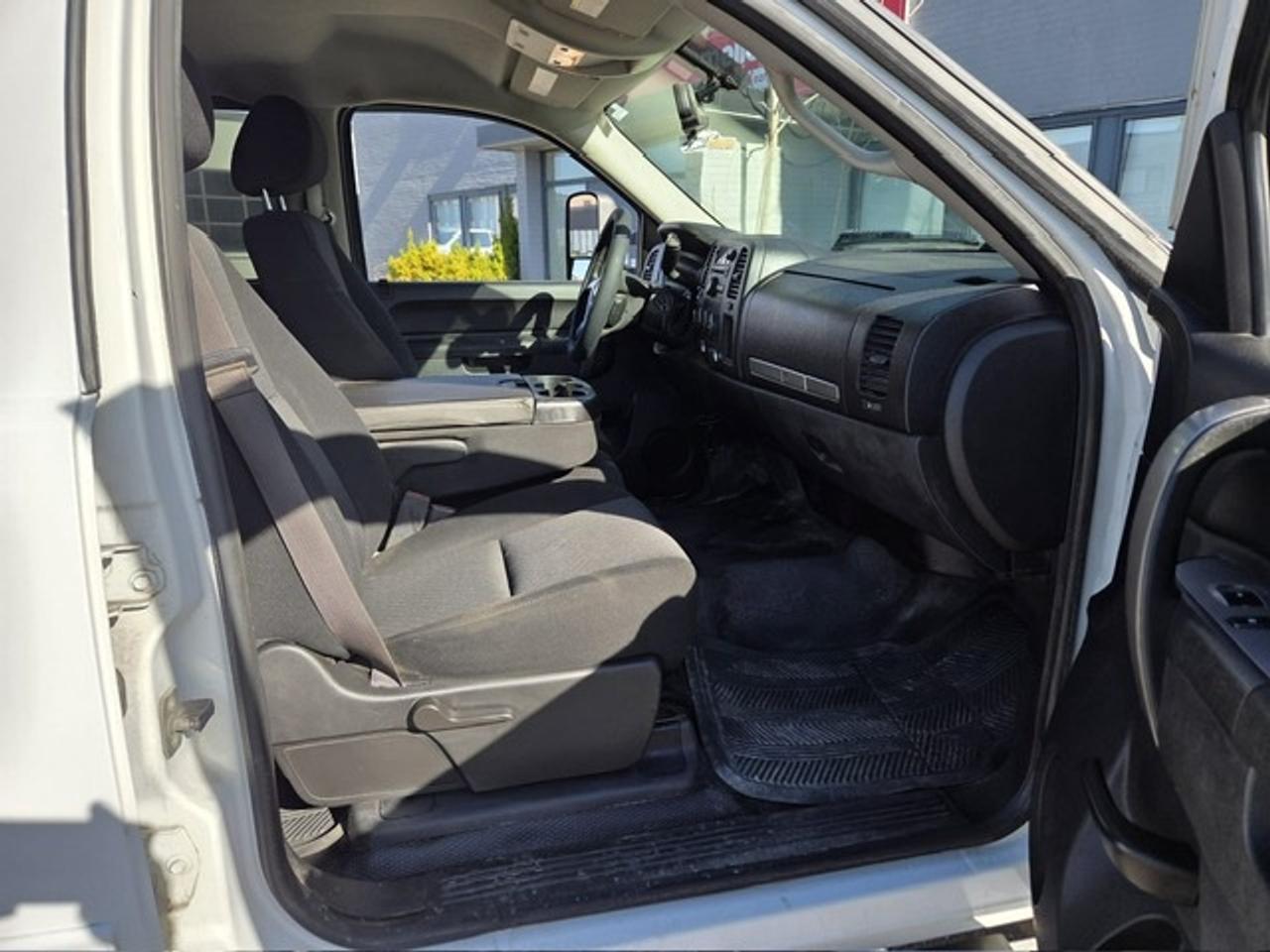 2013 Chevrolet SILVERADO 2500HD LT 4WD CREW CAB-8FT LONG BOX-5TH WHEEL-CERTIFIED! Photo