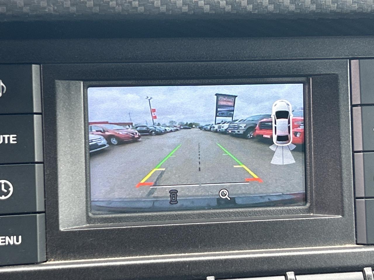 2017 Ford Mustang 3.7L, AUTO, REMOTE START, BACK UP CAMERA, CLOTH! Photo