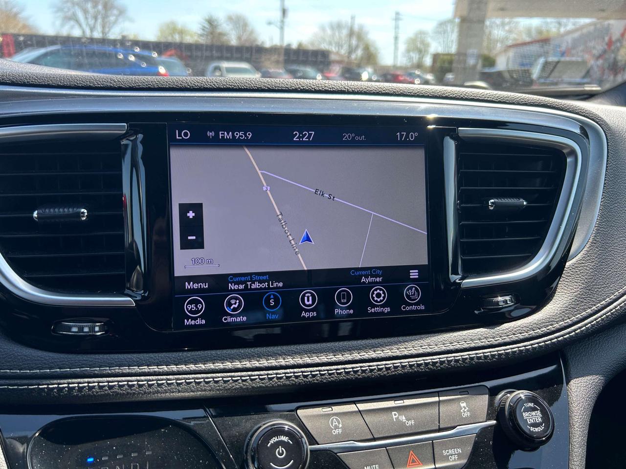 2020 Chrysler Pacifica LTD, 8 PASS, REMOTE START, HEATED/ COOLED LEATHER! Photo
