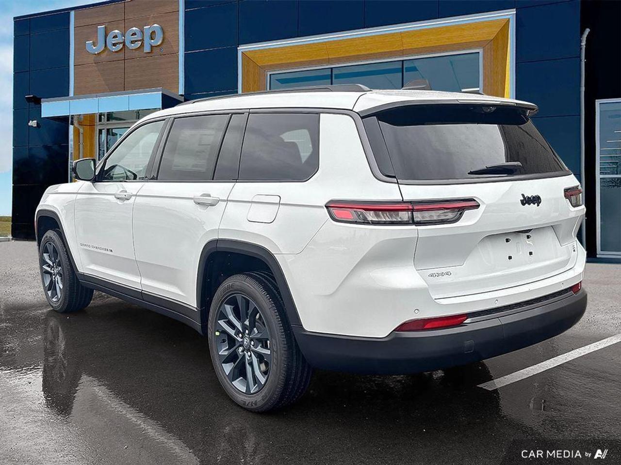 2026 Jeep Grand Cherokee L Base 4dr 4x4 Photo