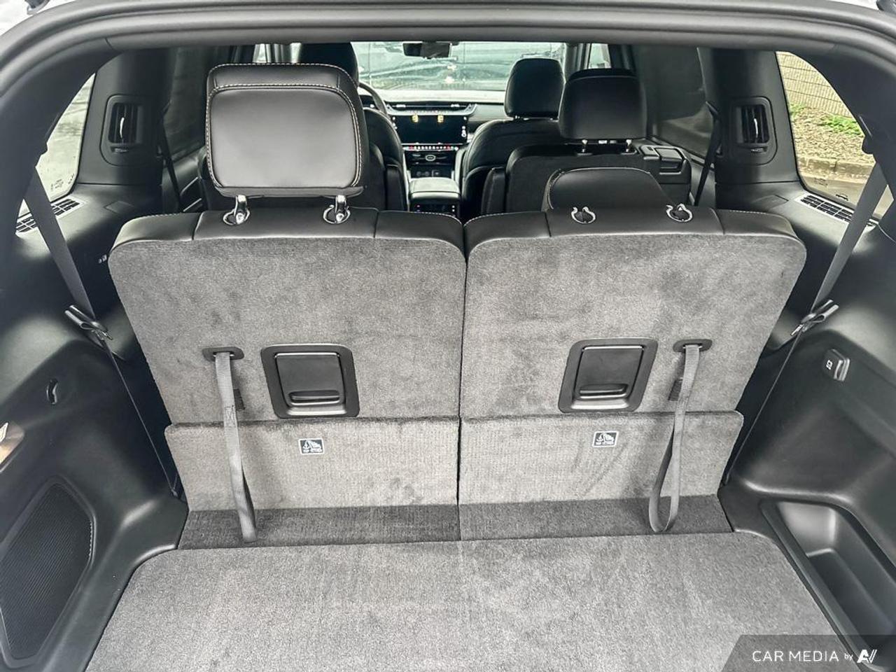 2026 Jeep Grand Cherokee L Base 4dr 4x4 Photo