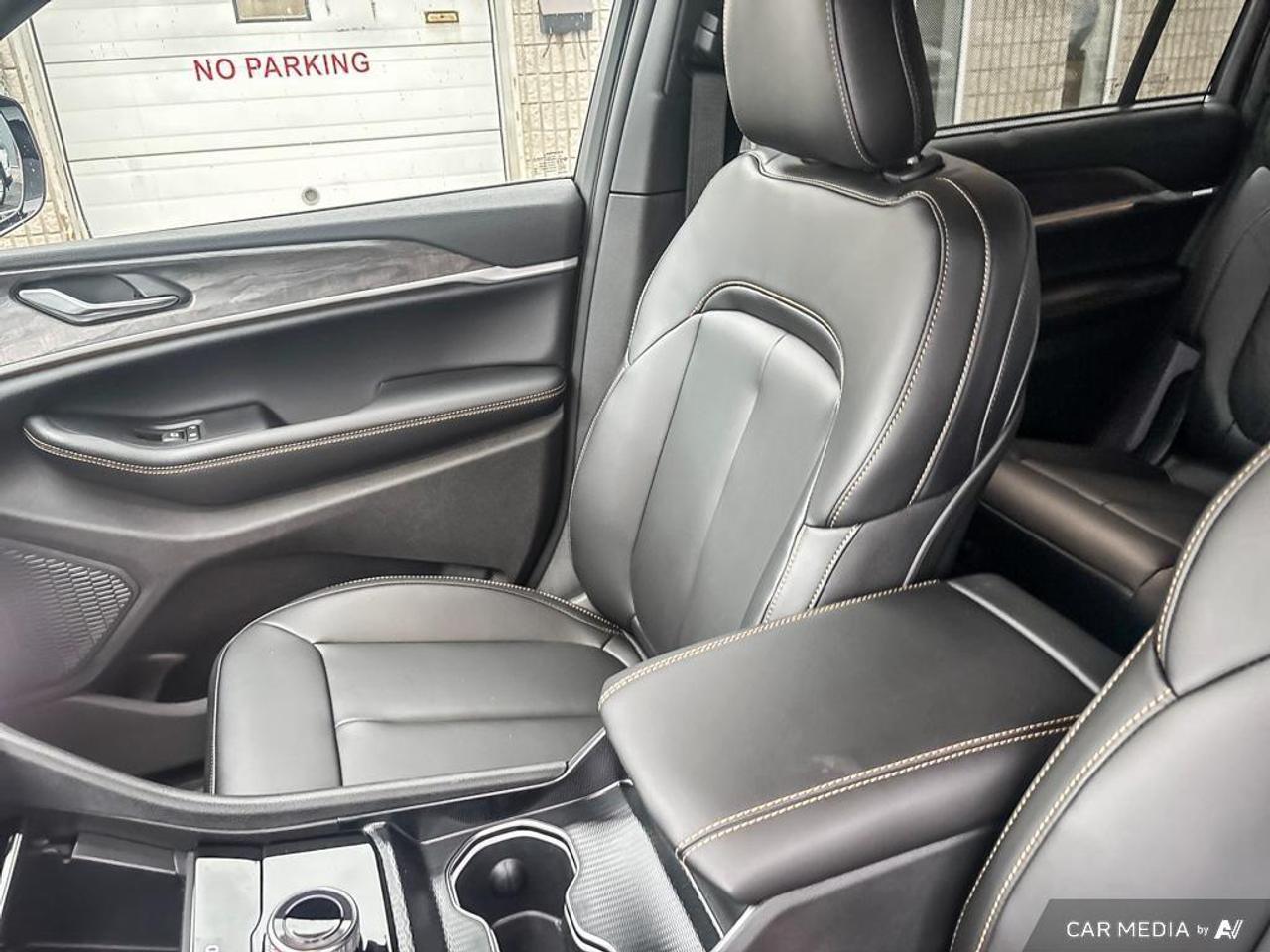 2026 Jeep Grand Cherokee L Base 4dr 4x4 Photo
