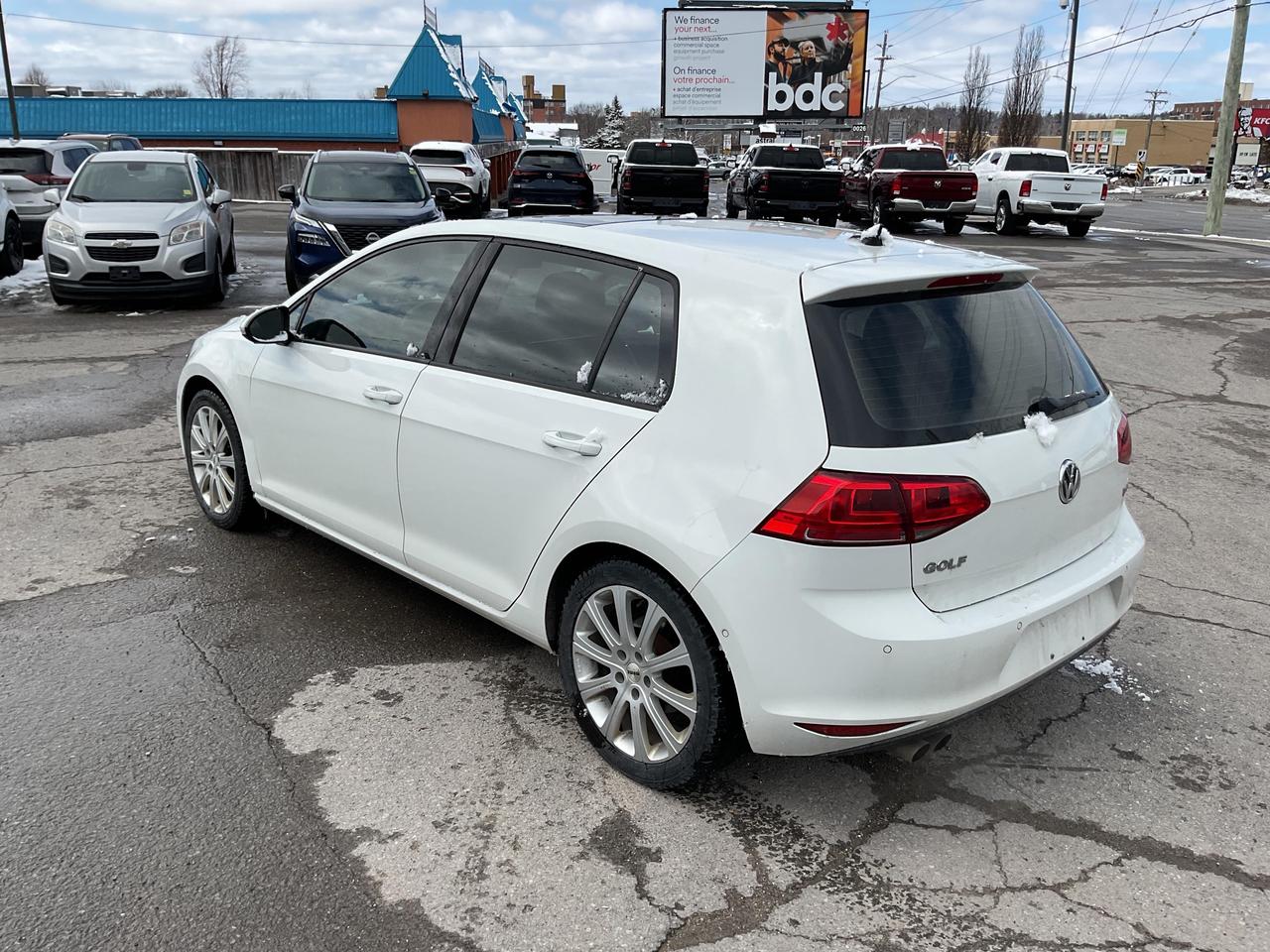 2016 Volkswagen Golf  Photo