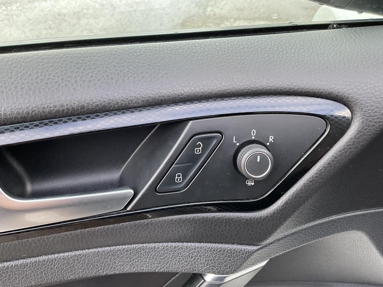 2016 Volkswagen Golf  Photo