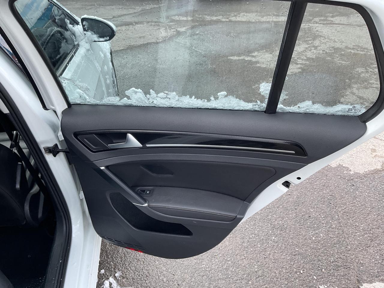 2016 Volkswagen Golf  Photo