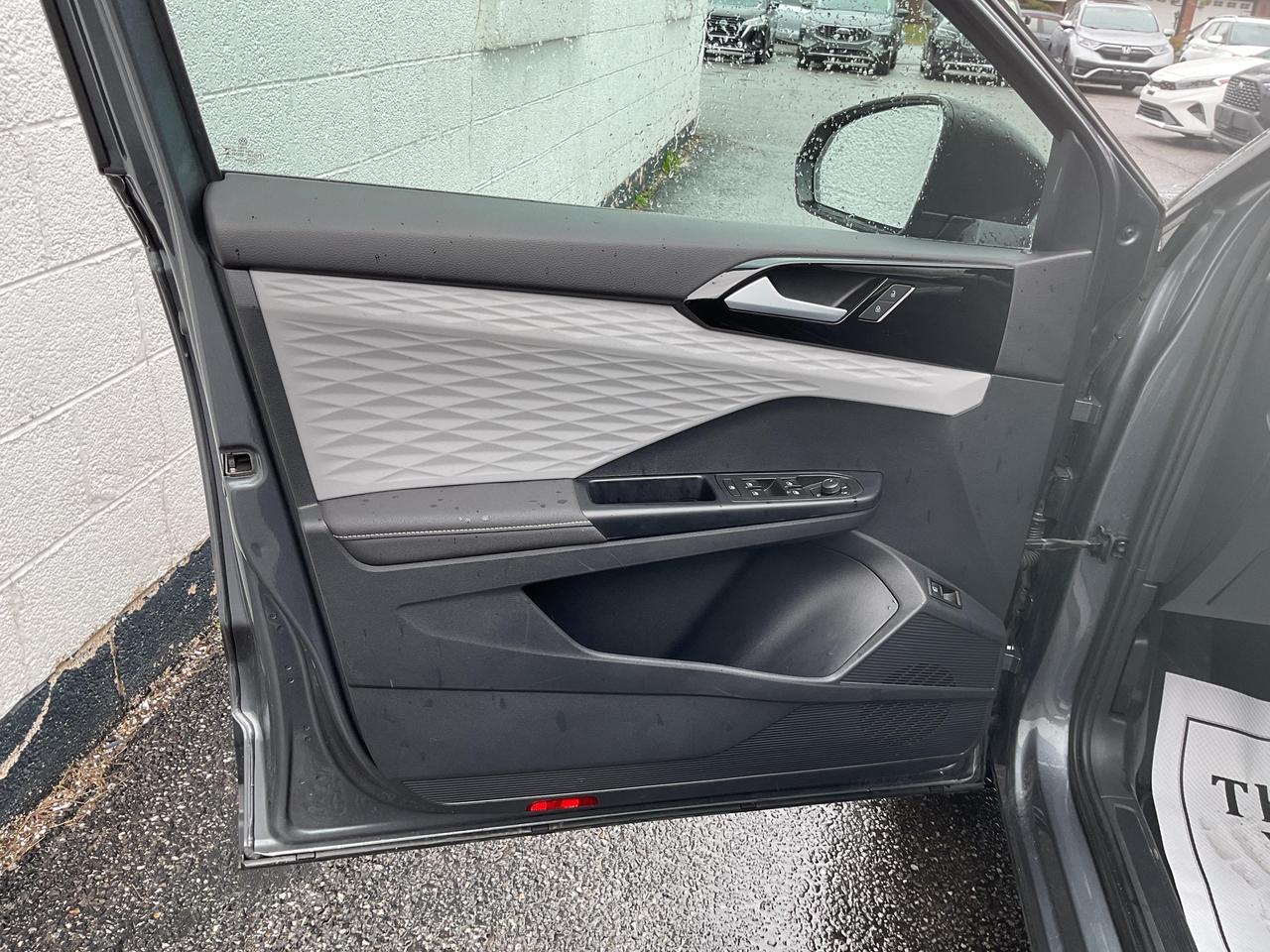 2024 Volkswagen Taos Trendline 4dr All-Wheel Drive 4MOTION Photo