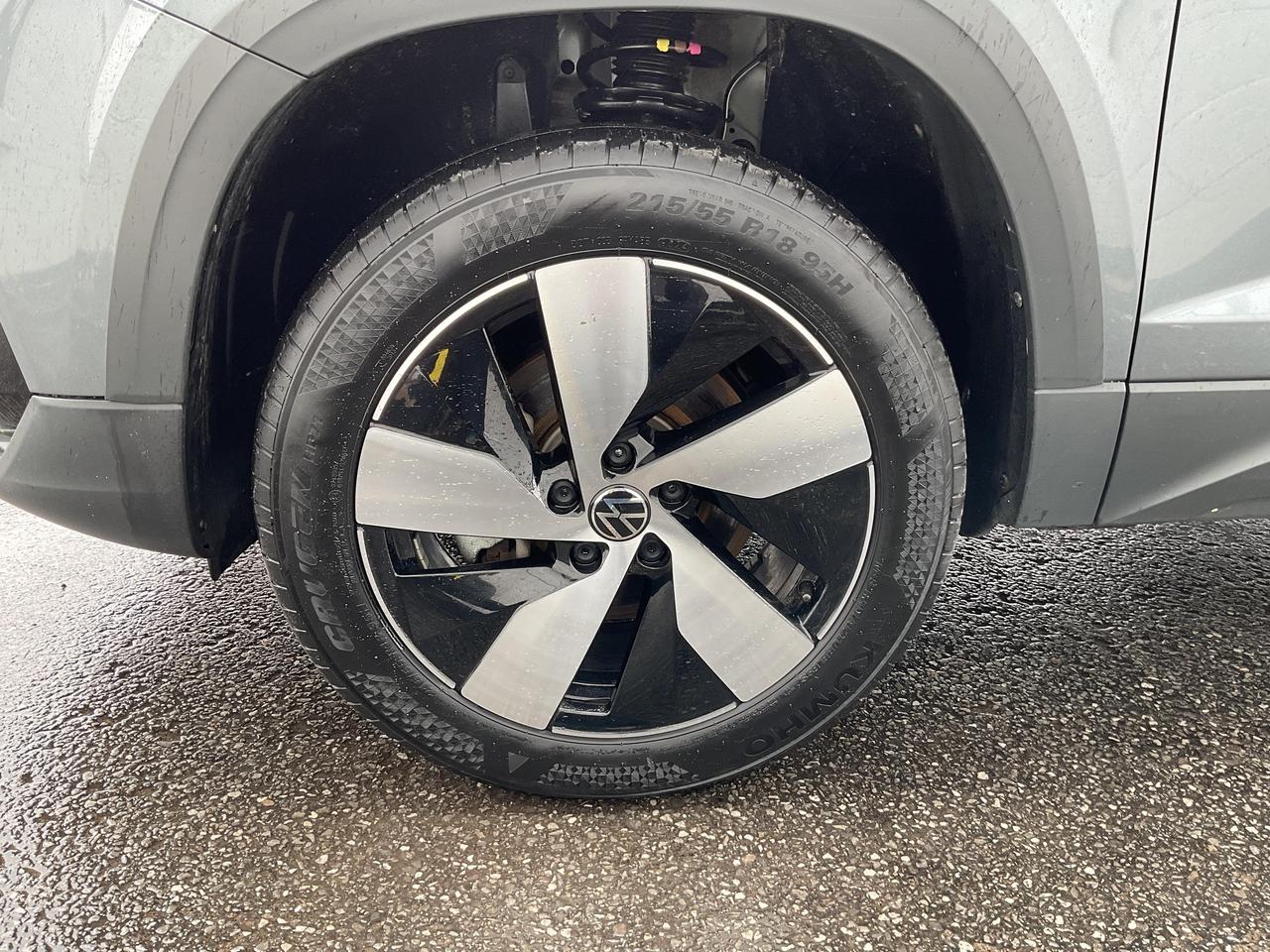 2024 Volkswagen Taos Trendline 4dr All-Wheel Drive 4MOTION Photo