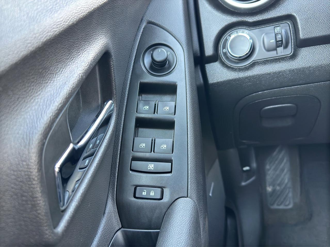 2016 Chevrolet Trax LT | Reverse Cam | Heated Seats Photo