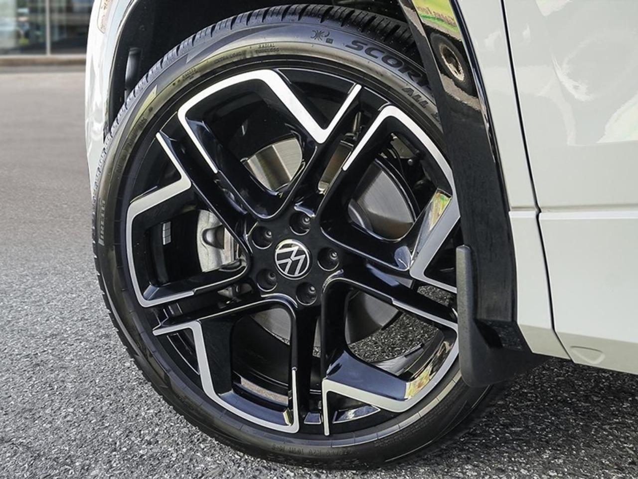 2026 Volkswagen Tiguan Highline Turbo R-Line Photo
