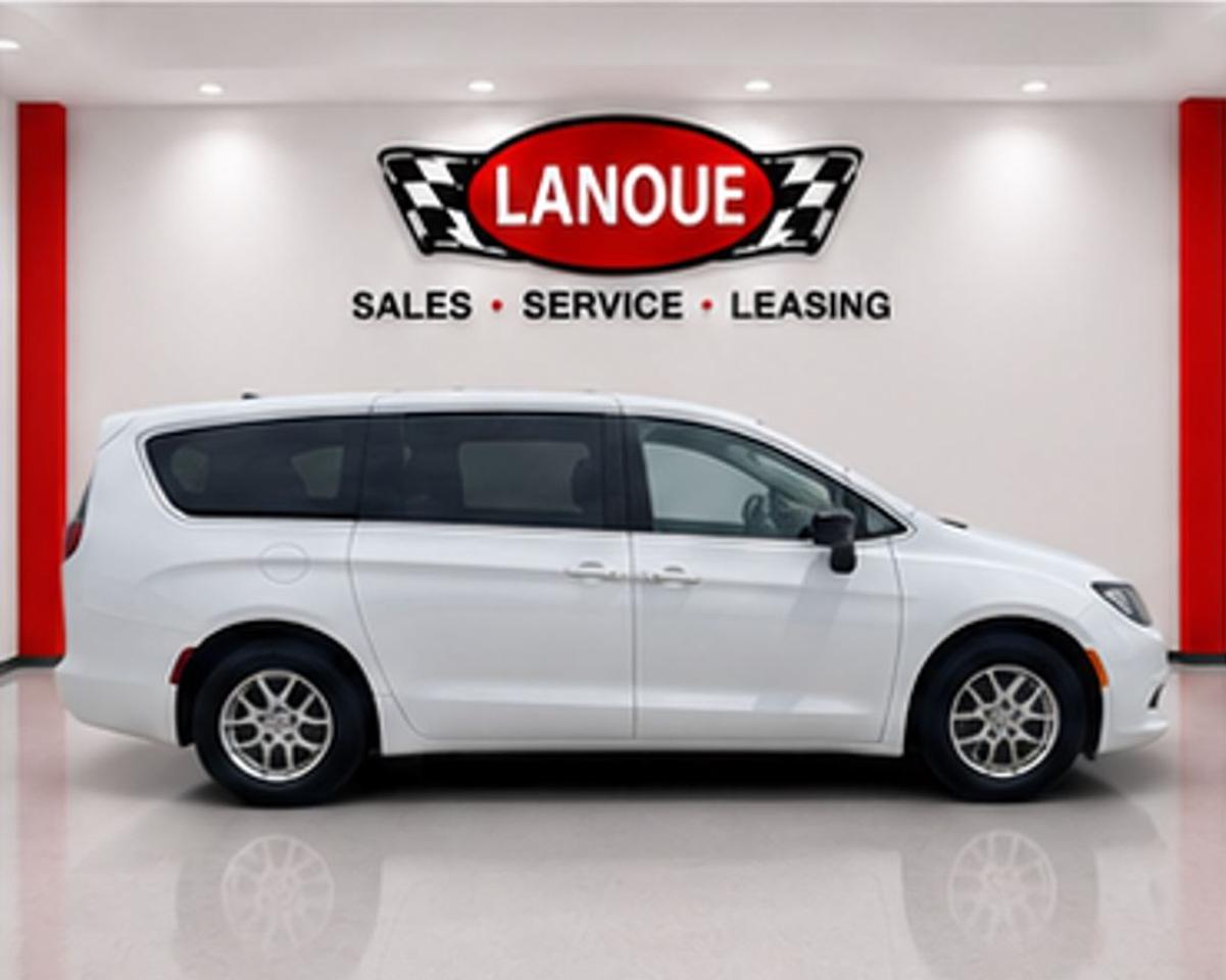 2024 Chrysler Grand Caravan SXT Photo