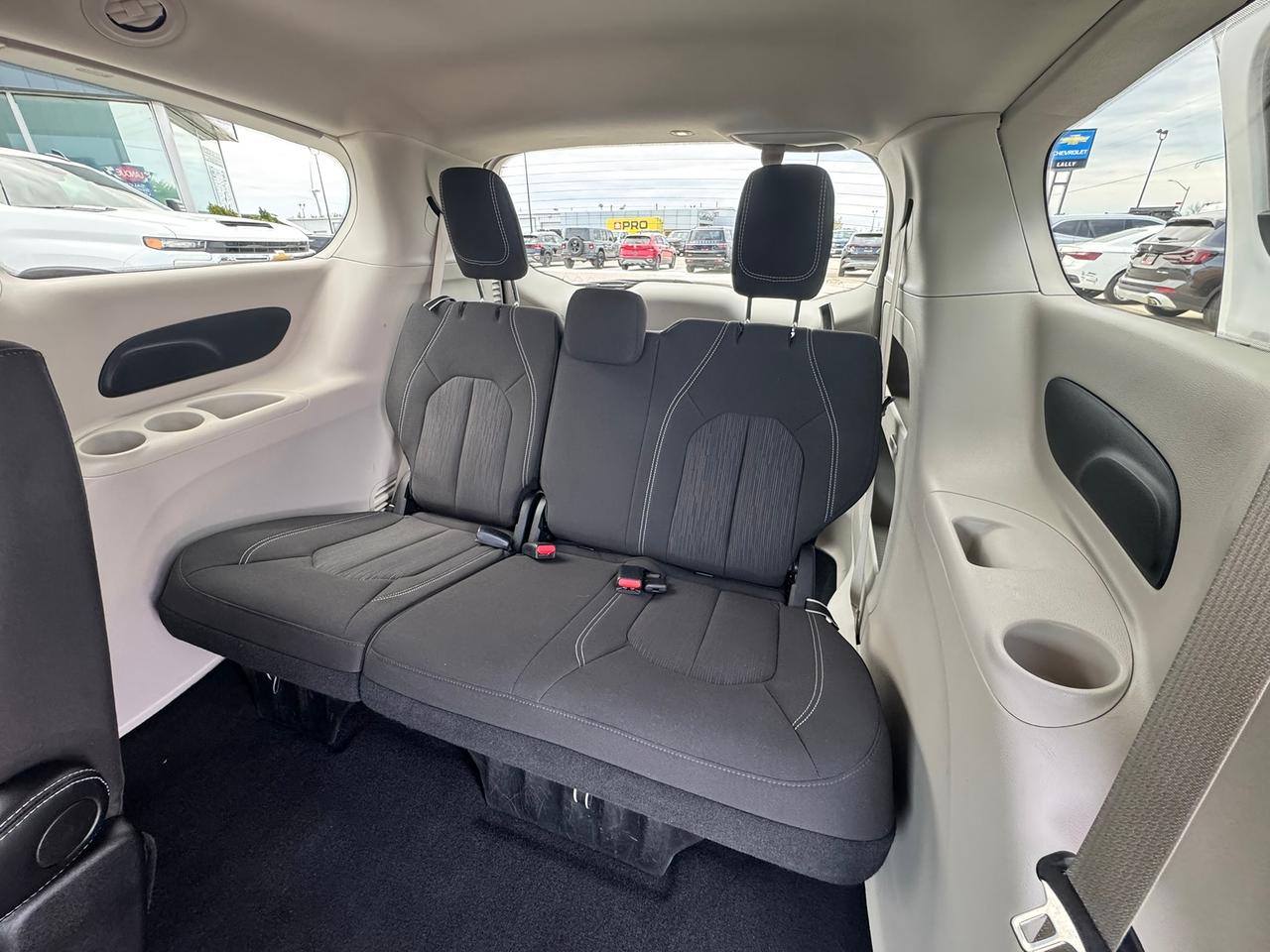 2024 Chrysler Grand Caravan SXT Photo
