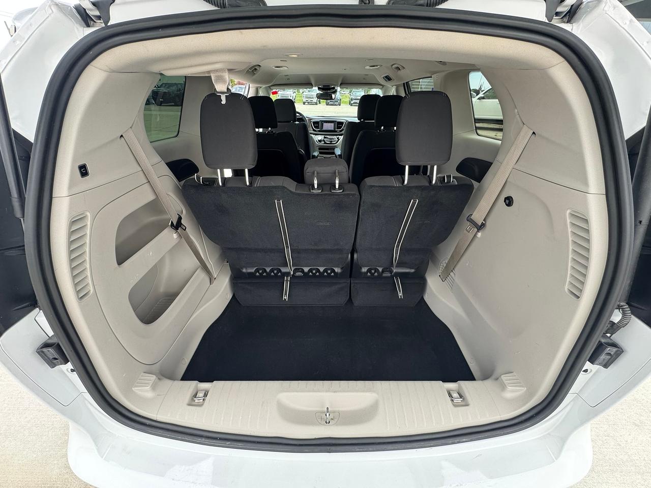 2024 Chrysler Grand Caravan SXT Photo