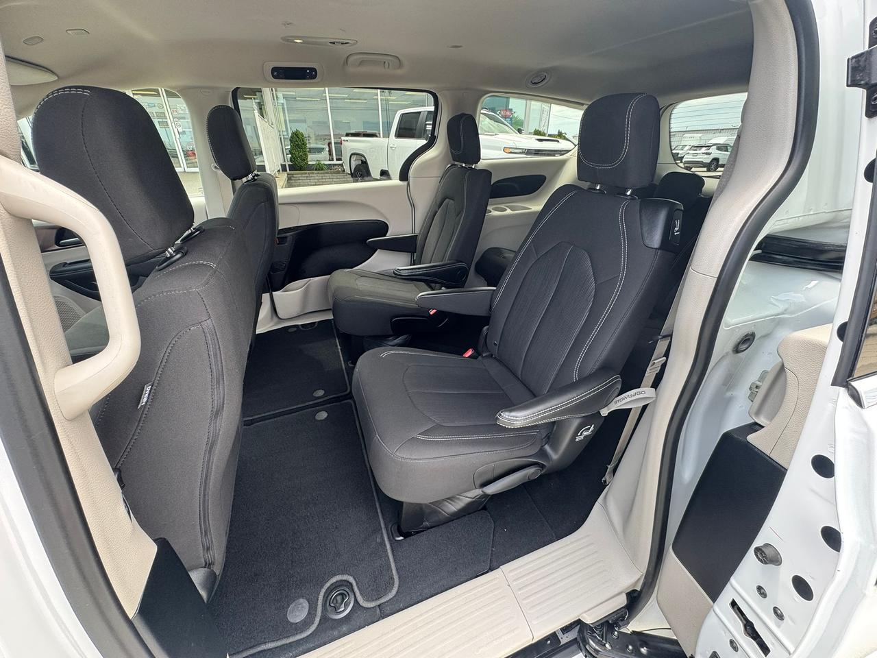 2024 Chrysler Grand Caravan SXT Photo